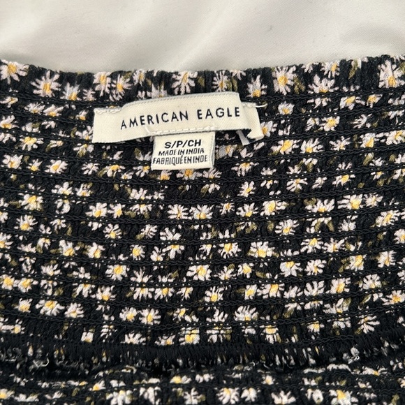 American Eagle Smocked Waist Flowy Shorts - Picture 4 of 4